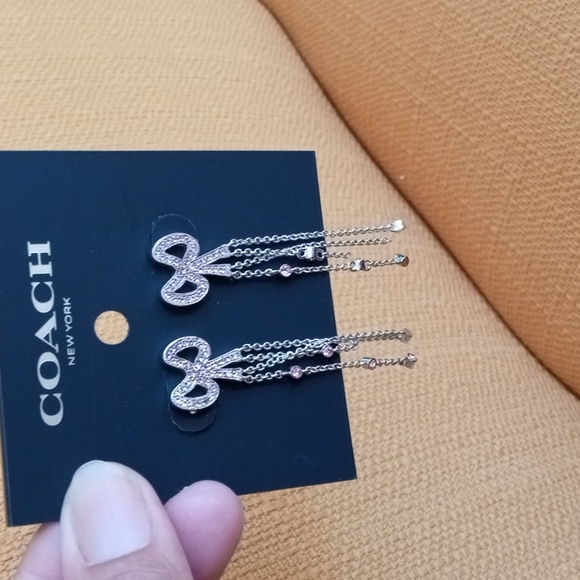 Coach Bow Dangle Swarovski Pink Earring studs Rhodium Plated nwt - Picture 4 of 4